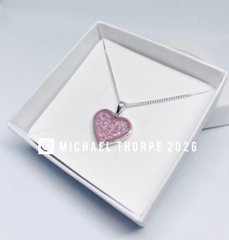 Simple heart pendant